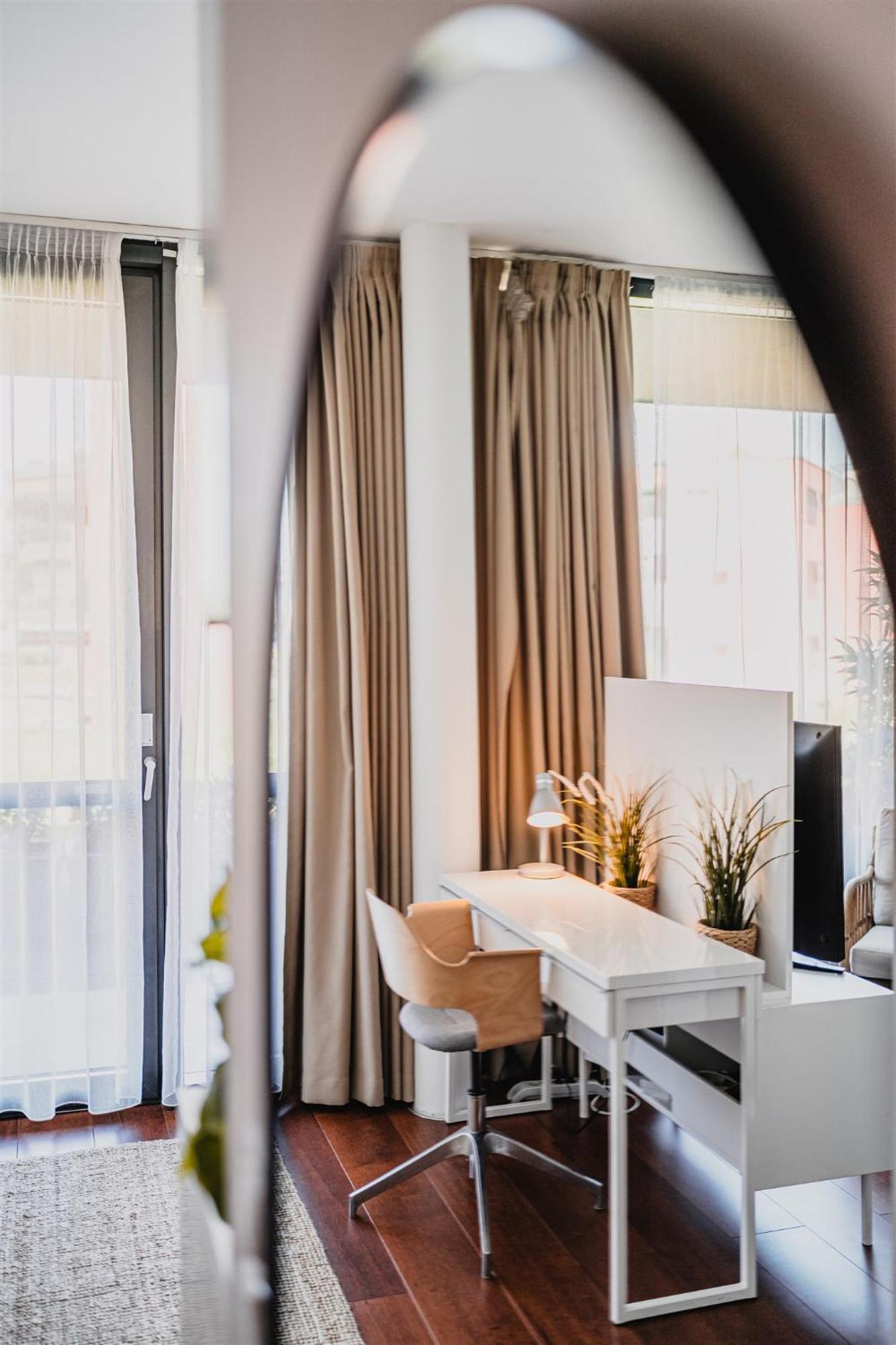 Butique Apartman Grand Балатонлелле Экстерьер фото