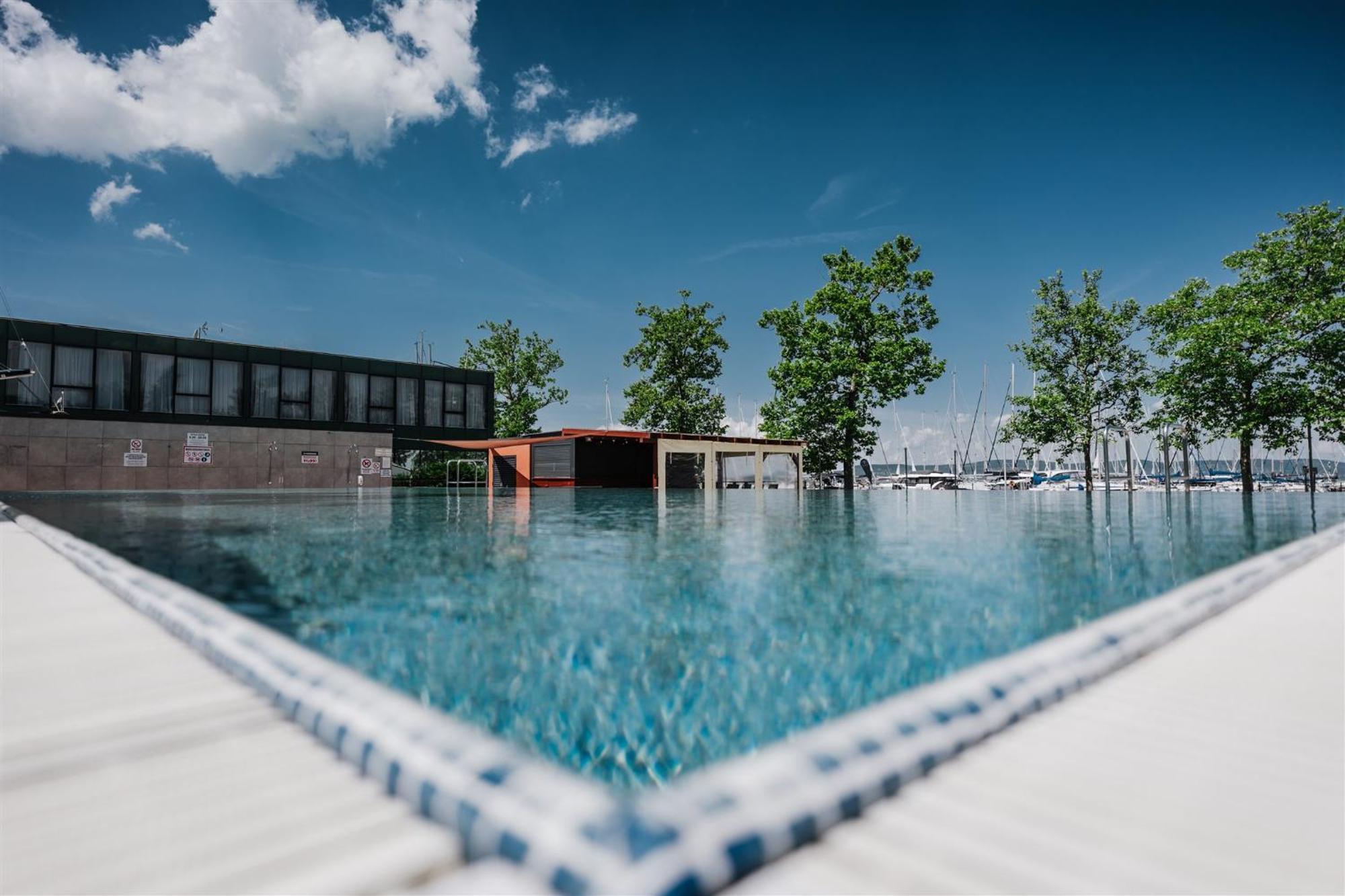 Butique Apartman Grand Балатонлелле Экстерьер фото