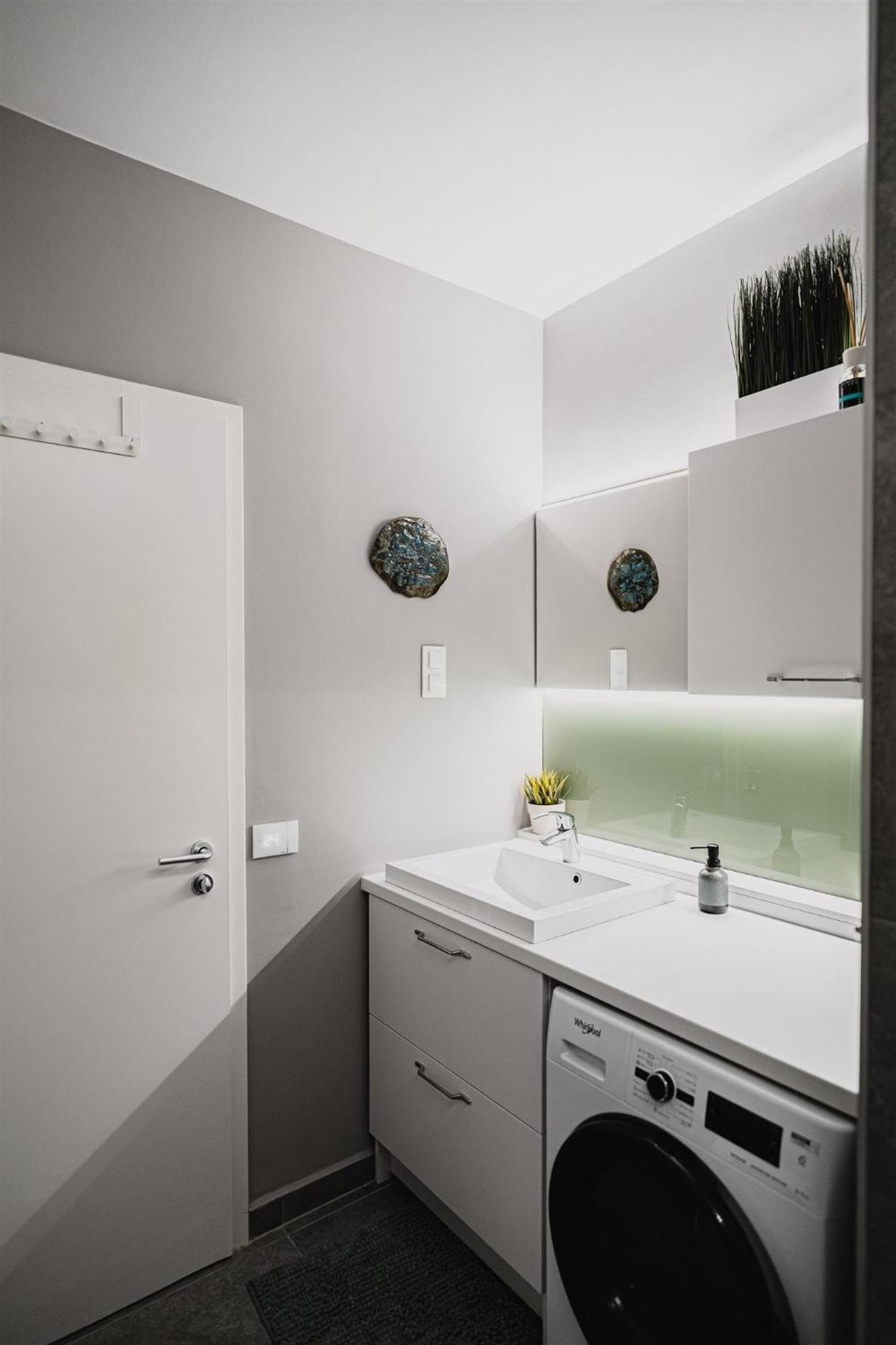Butique Apartman Grand Балатонлелле Экстерьер фото